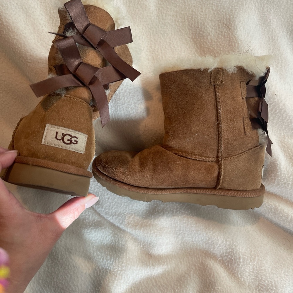 Used Uggs big kids size 3